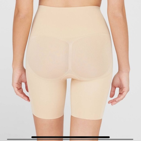 New! Assets by Spanx mid-thigh shaper - Picture 2 of 3
